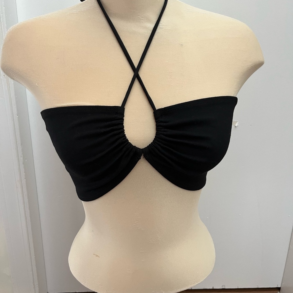 ARITZIA “Sun-deh” Sunday Best
WOMENS size M Halter top